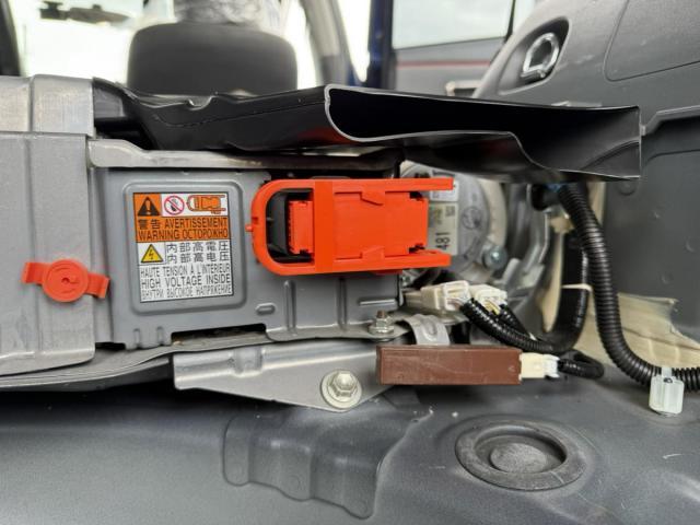 トヨタ プリウスα ハイブリッドバッテリー交換を致しました。 八王子市 相模原市 昭島市 立川市 府中市 町田市 日野市 多摩市