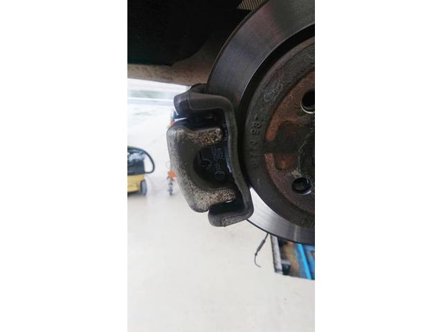【MINI クラブマン】【リアブレーキパッド＆パッドセンサー交換】