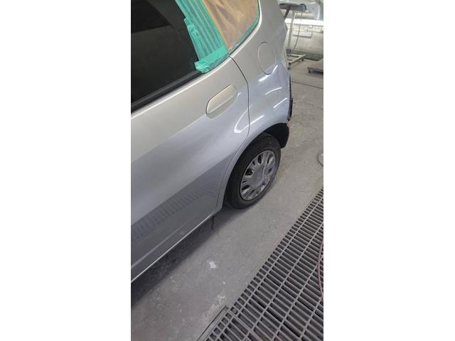 【ホンダ　フィット】【バッグドア、バンパーに凹み　鈑金塗装修理】