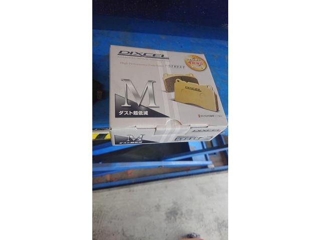 【BMW 218i】【ブレーキパッド交換　低ダストブレーキパッド取り付け】