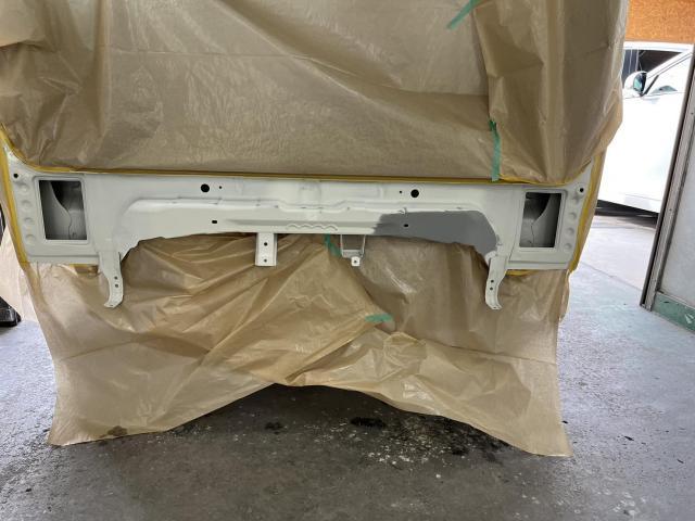 【スズキ　エブリィ】【車体後ろのヘコミ修理　リアゲート＆バンパー交換　バックパネル鈑金　塗装】