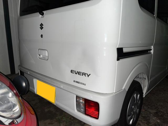 【スズキ　エブリィ】【車体後ろのヘコミ修理　リアゲート＆バンパー交換　バックパネル鈑金　塗装】