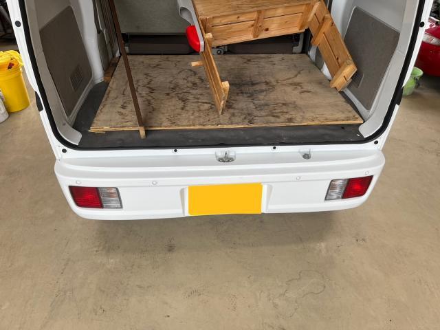 【スズキ　エブリィ】【車体後ろのヘコミ修理　リアゲート＆バンパー交換　バックパネル鈑金　塗装】