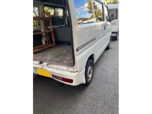 【日産　クリッパーバン】【リアバンパー，リアゲートのヘコミ，キズ修理　部品交換＆鈑金塗装】