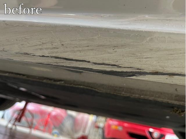 【ポルシェ　ケイマン】【サイドスポイラーのキズ　塗装修理】