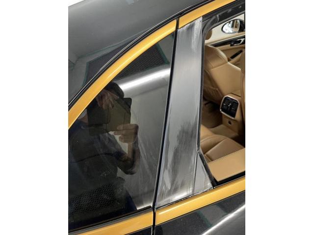 【ポルシェ　マカン】【ドアサッシ、マフラーカッター塗装】