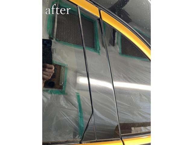 【ポルシェ　マカン】【ドアサッシ、マフラーカッター塗装】