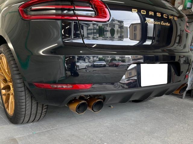 【ポルシェ　マカン】【ドアサッシ、マフラーカッター塗装】