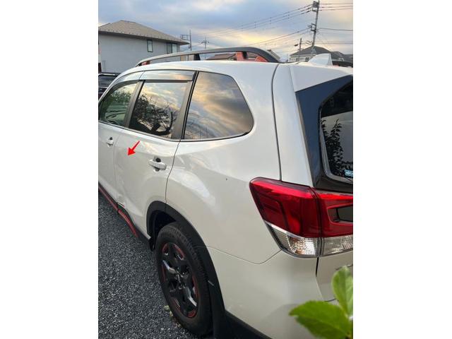 【スバル　フォレスター】【右リアドアのヘコミキズ　ドア交換のち塗装】