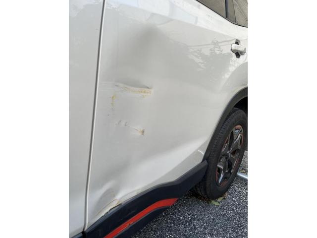 【スバル　フォレスター】【右リアドアのヘコミキズ　ドア交換のち塗装】