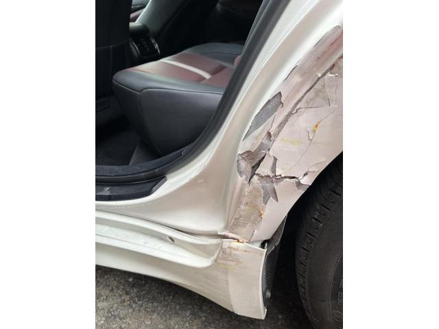 【トヨタ　クラウンハイブリッド】【左リアドア、フェンダー損傷大　交換＆塗装修理】