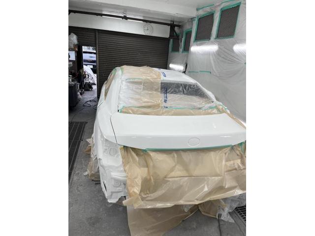 【トヨタ　クラウンハイブリッド】【左リアドア、フェンダー損傷大　交換＆塗装修理】