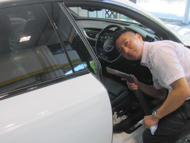スタッフ紹介3