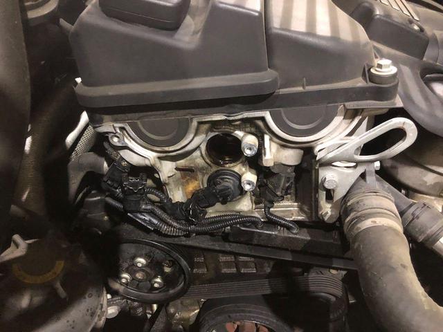 BMW 316i  車検整備　ABSポンプモーター　オイル漏れ修理　ブレーキパッド取替