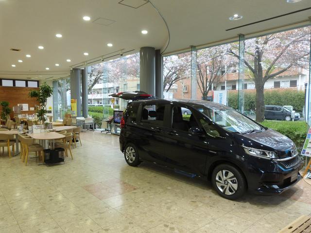 ホンダカーズ東京中央　中村橋店(2枚目)