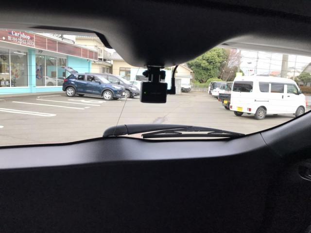 トヨタ　ハリアーハイブリット　駐車監視付前後ドラレコ取付