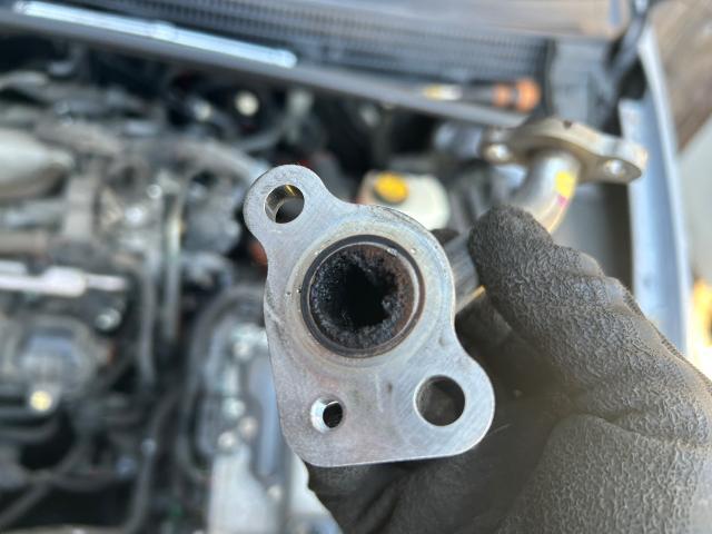 ZVW30  プリウス　アイドリング時ガタガタ音　スピード出ない　エンジンガラガラ音　EGRバルブ洗浄　代車無料　レッカー　レンタカー　埼玉県　上尾市　さいたま市