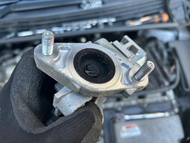 ZVW30  プリウス　アイドリング時ガタガタ音　スピード出ない　エンジンガラガラ音　EGRバルブ洗浄　代車無料　レッカー　レンタカー　埼玉県　上尾市　さいたま市