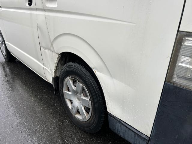 【鈑金塗装】ハイエース　板金　塗装　鈑金　キズ・へこみ直し　保険修理　レッカー　レンタカー対応　即日　埼玉県　上尾市　さいたま市　桶川市　北本市　伊奈町　