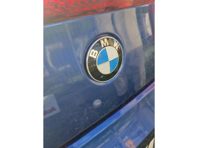 ＢＭＷ　Ｚ４　エンブレム取り付け