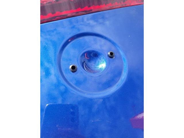 ＢＭＷ　Ｚ４　エンブレム取り付け