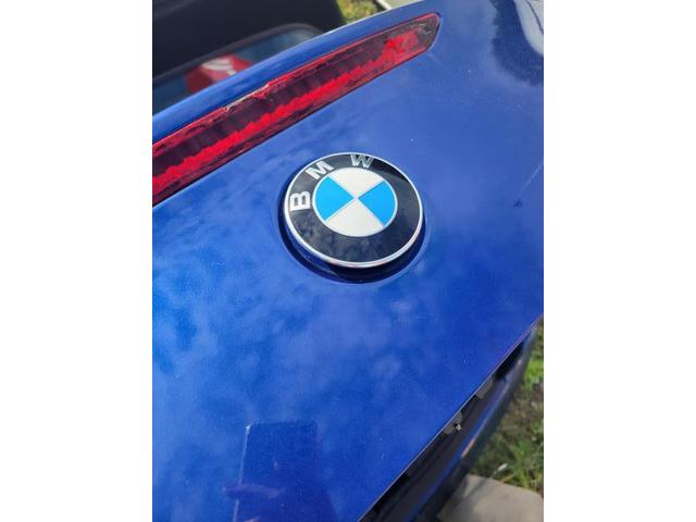 ＢＭＷ　Ｚ４　エンブレム取り付け