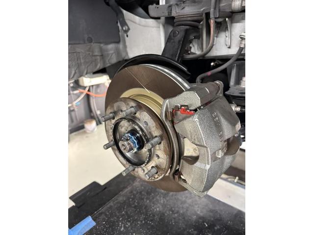 トヨタ　ハイエースワゴン　ブレーキパット交換　ローター交換　整備