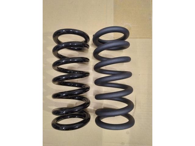 サスペンションもパウダーコートで自分好みのカラーに！