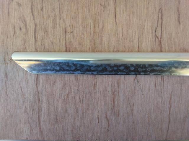 外車に多いメッキモールの白濁です。Ｂｅｆｏｒｅ