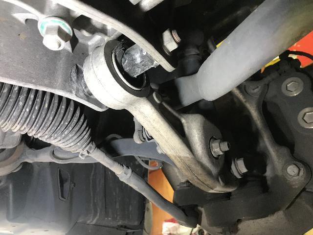 レクサスLS460車検整備法定24ヶ月点検、足回り修理