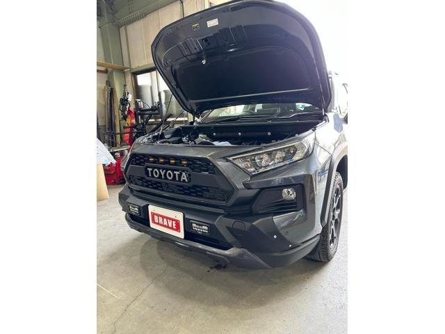 トヨタ　RAV4　アドベンチャー　オフロードパッケージ 　タコマ　社外グリル　マーカーランプ　TRDフロントバンパーガーニッシュ(LED付)　交換　持ち込み交換　取付　大和市