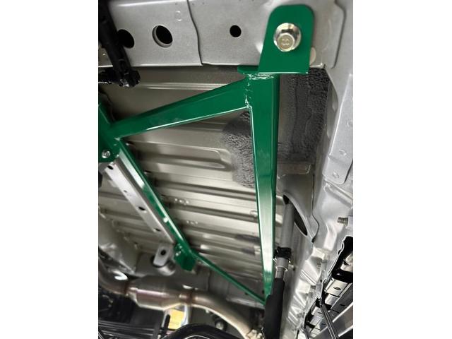 トヨタ　ハイエース　7型　新車　ショック　パワーブレ－ス　交換　取付　持ち込み取付　神奈川県　大和市