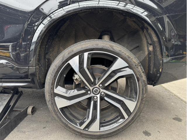 ボルボVOLVO XC90｜22インチタイヤ交換【アゼストオート株式会社／四街道市】　ＸＣ９０　ホイール・タイヤ交換