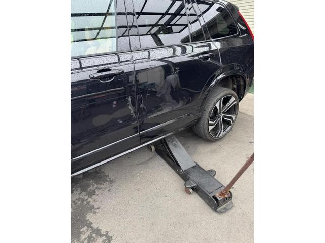 ボルボVOLVO XC90｜22インチタイヤ交換【アゼストオート株式会社／四街道市】　ＸＣ９０　ホイール・タイヤ交換