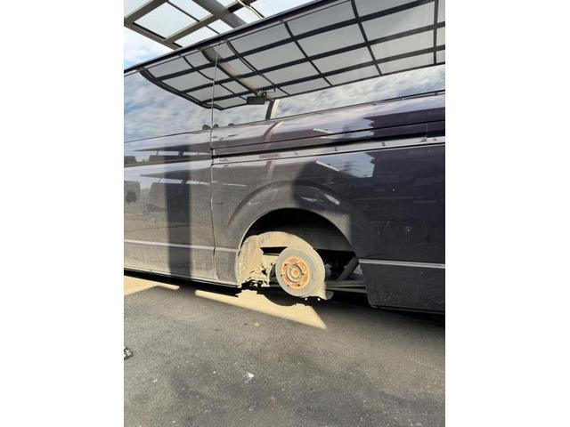 ハイエースワゴンのタイヤ交換を行いました｜アゼストオート株式会社