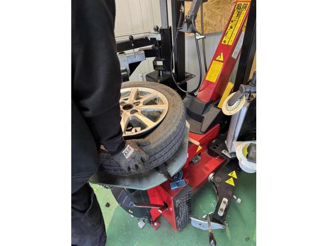 ダイハツ エッセ｜タイヤ4本交換（15インチ）持ち込み作業を実施しました