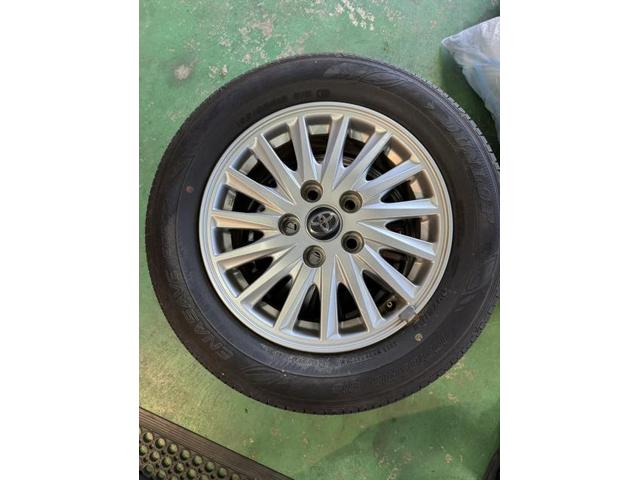 トヨタ ヴォクシー｜スタッドレスタイヤ 4本交換（15インチ）＋バランス調整