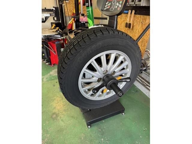 トヨタ ヴォクシー｜スタッドレスタイヤ 4本交換（15インチ）＋バランス調整