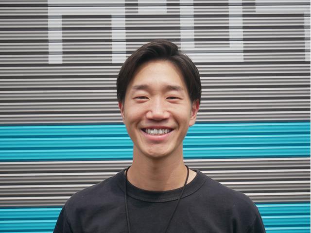スタッフ紹介1
