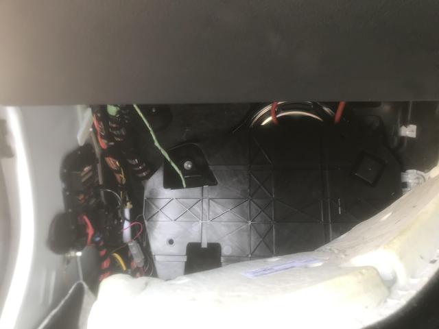 ベンツCクラス　C180カブリオレスポーツ　W205　360度フロントカメラ　ドライブレコーダー取り付け　ドラレコ取付　オープンカー