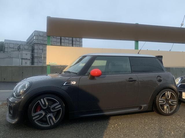 R56MINIジョンクーパーワークスGP　パーツ取付