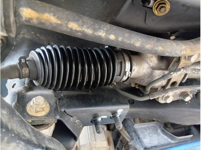 スバル　インプレッサＷＲＸ　ステアリングギアボックスの交換作業