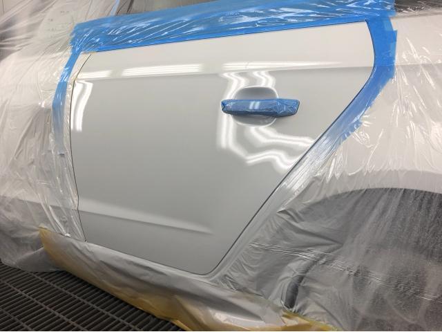 アウディA3ドア板金塗装　ドア傷修理安く直したいさいたま市岩槻区　輸入車鈑金塗装安い越谷市　川口市格安板金塗装修理可能