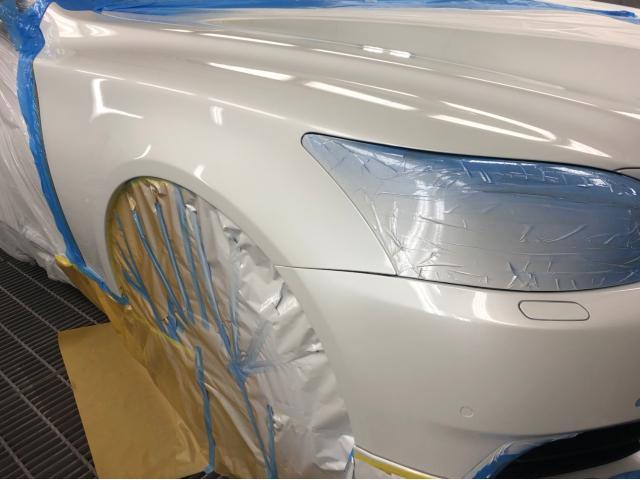 レクサス板金修理安いさいたま市岩槻区バンパー傷塗装修理格安板金塗装　レクサス板金USF46塗装