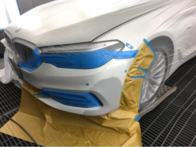 BMW5シリーズバンパー鈑金塗装BMWサイドステップキズ修理　外車板金塗装修理格安さいたま市岩槻区車の傷安く直せる(株)ユーパーク岩槻工場
