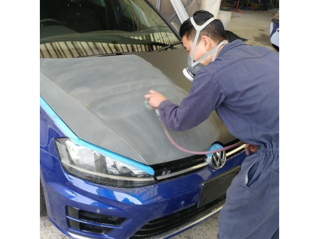 ゴルフRヴァリアントボンネット塗装　フォルクスワーゲン板金塗装格安さいたま市岩槻区　車の傷へこみました修理安い(株)ユーパーク岩槻工場