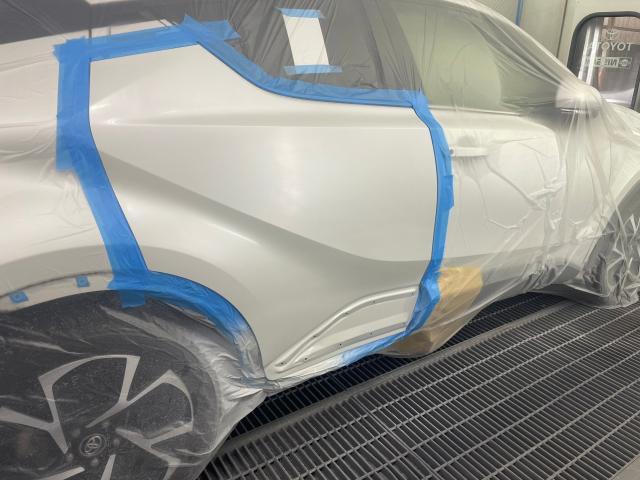 トヨタCHRドアへこみ傷修理板金zyx10ドアの傷修理安いさいたま市岩槻区越谷　草加　川口車のキズへこみ板金　自動車事故修理受け入れ可能