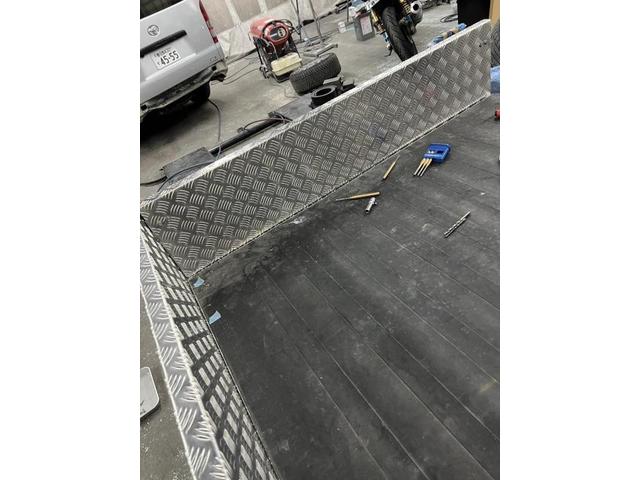 ハイゼット 荷台架装 アルミ縞板 取付 交換 修理 杉戸町 春日部 ハイゼット 荷台架装 アルミ縞板 取付 交換 修理 杉戸町 春日部