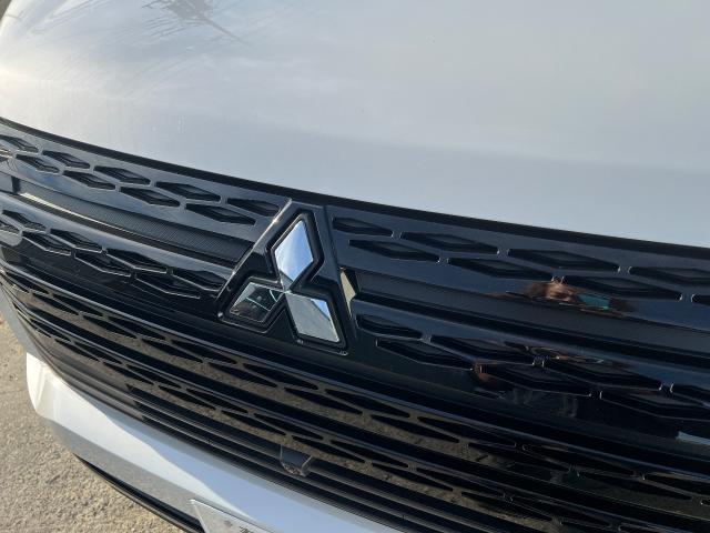 三菱　デリカＤ：５　塗装補修カスタム他修理・整備春日部市　幸手市　越谷市　宮代町　白岡市　蓮田市 久喜市さいたま市埼玉県どんなことでも【KEEP(キープ)】にお任せください