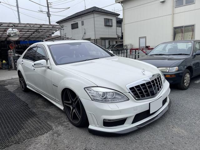 W221ベンツ　Sクラス　Fストラット交換　狭山市　車高が下がる